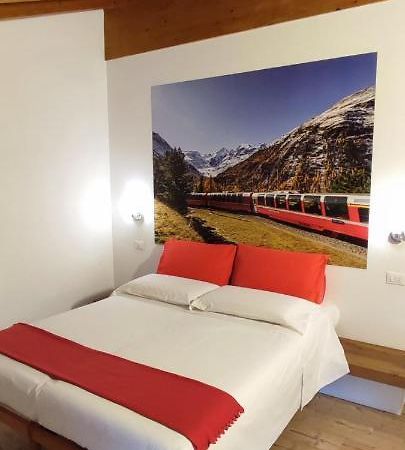 Le Stanze Del Trenino Rosso Bed & Breakfast Tirano Eksteriør bilde