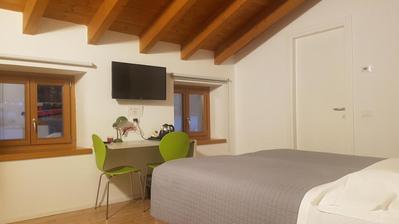Le Stanze Del Trenino Rosso Bed & Breakfast Tirano Eksteriør bilde