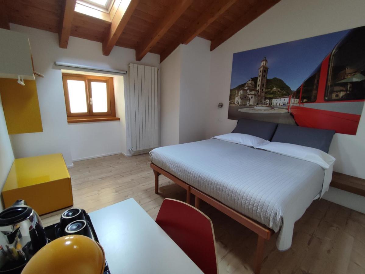 Le Stanze Del Trenino Rosso Bed & Breakfast Tirano Eksteriør bilde