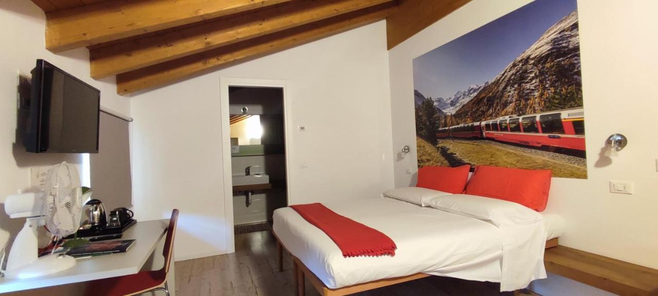 Le Stanze Del Trenino Rosso Bed & Breakfast Tirano Eksteriør bilde