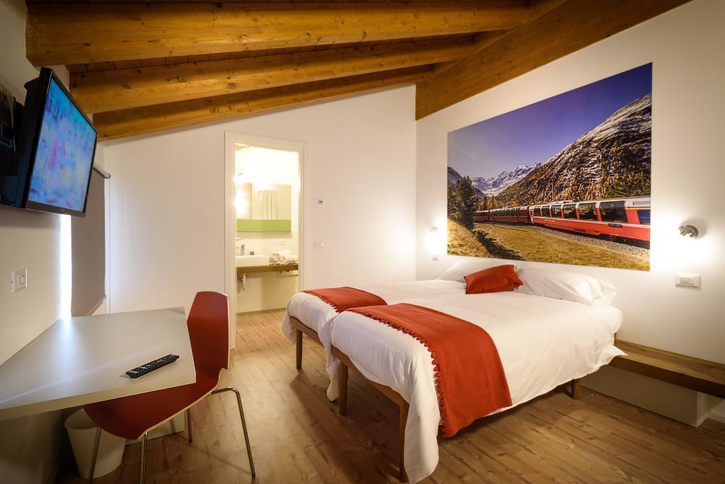 Le Stanze Del Trenino Rosso Bed & Breakfast Tirano Eksteriør bilde
