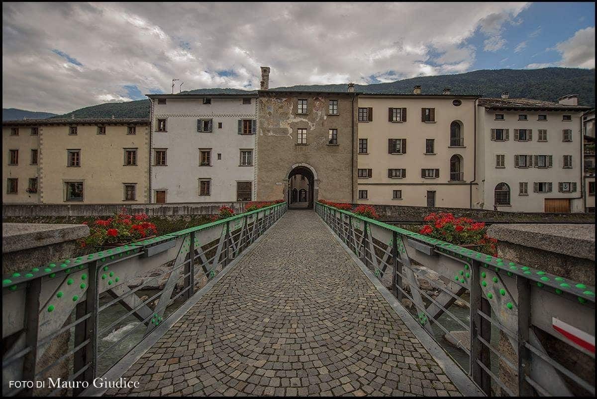 Le Stanze Del Trenino Rosso Bed & Breakfast Tirano Eksteriør bilde